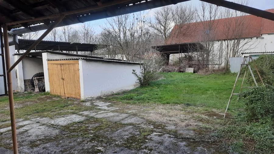 Casă cu Teren 800 Mp în Cenei
