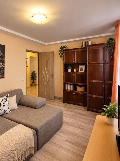 Duplex cu 5 camere cu Canalizare în Central