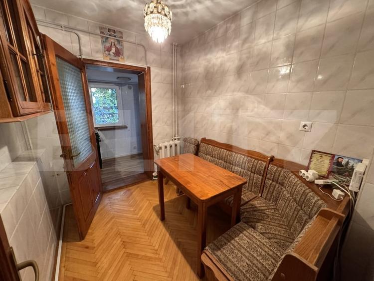 Apartament cu 3 camere decomandat, mobilat în Sărari
