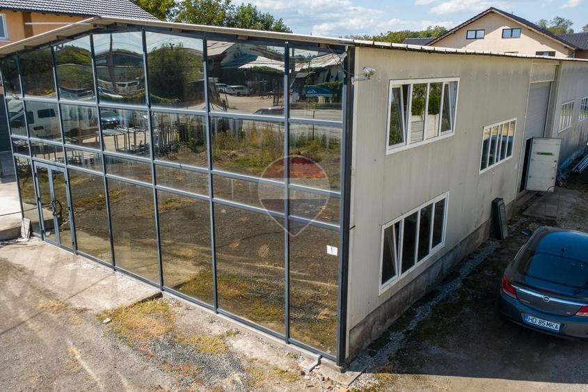 Spațiu comercial, de 260 mp, în Cristur
