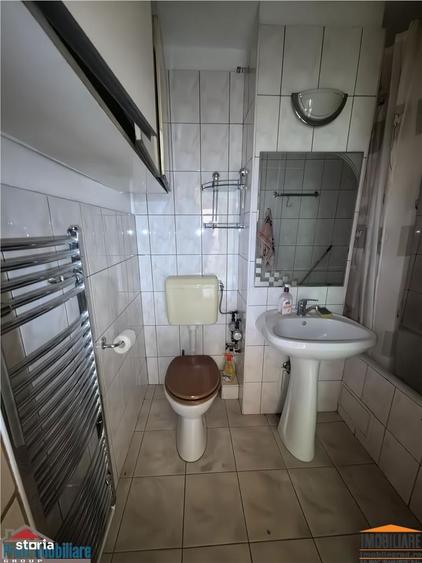 Apartament cu 3 camere decomandat, mobilat în Circumvalațiunii