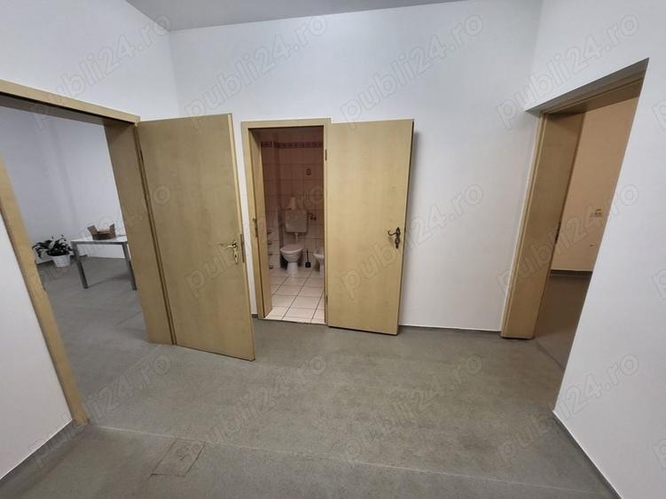 Spațiu comercial, de 20 mp, în Medicină