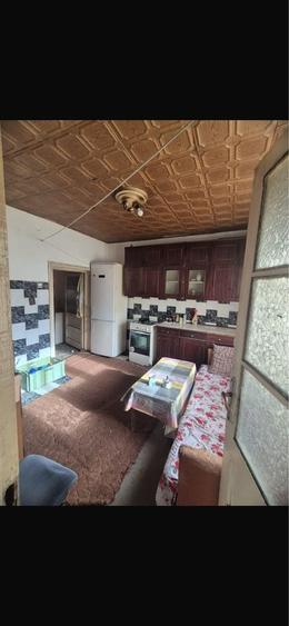 Casă cu 4 camere cu Teren 250 Mp în Central