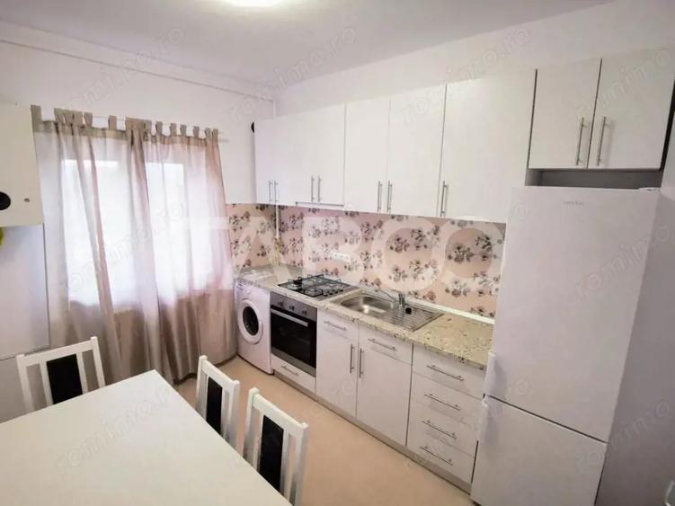 Apartament cu 4 camere decomandat, mobilat în Tineretului