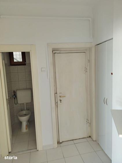 Apartament cu 6 camere decomandat în Cișmigiu
