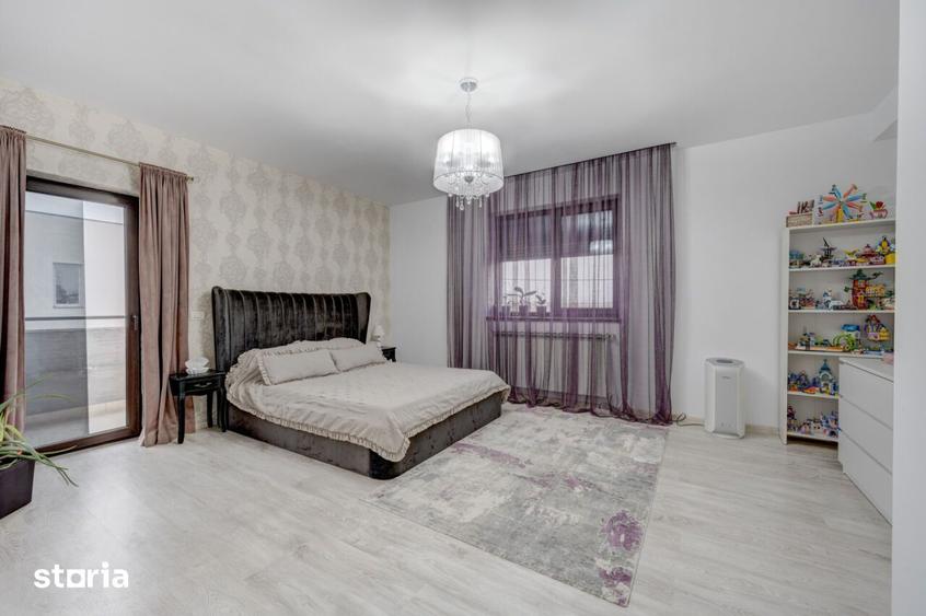 Casă cu 4 camere decomandat cu Canalizare în Dobroești