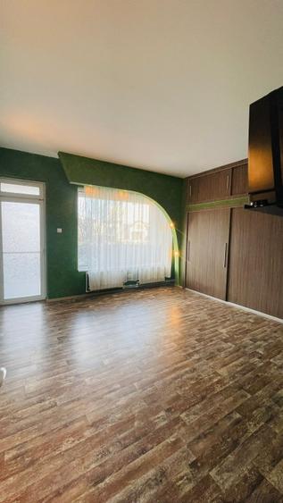 Casă individuală cu 5 camere cu Canalizare în Primo