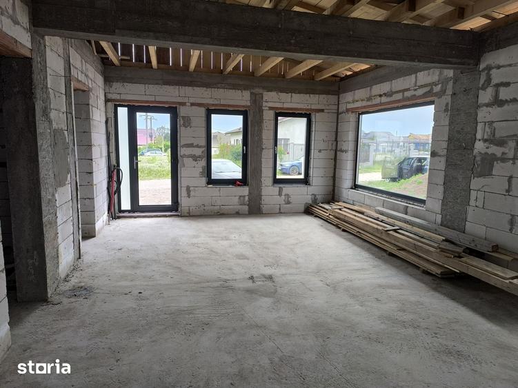 Casă cu 2 camere cu Teren 327 Mp în Agigea
