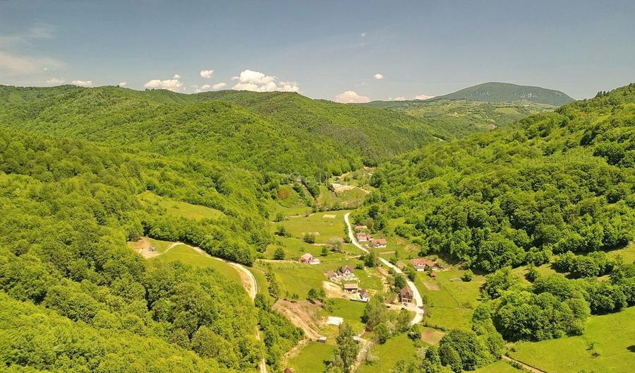 Teren Construcții extravilan de 16000 mp, în Poiana Mărului