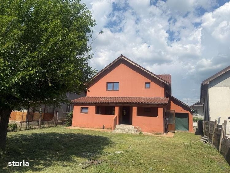 Casă cu 4 camere în Gura Văii