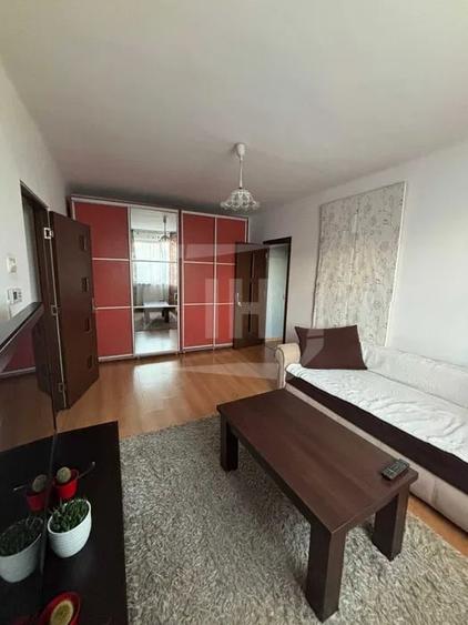 Apartament cu 2 camere semidecomandat, mobilat în Central