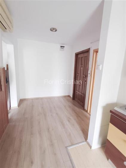 Ultracentral 2 cam ARATA BINE confort 1 Decomandat zona Calarasi