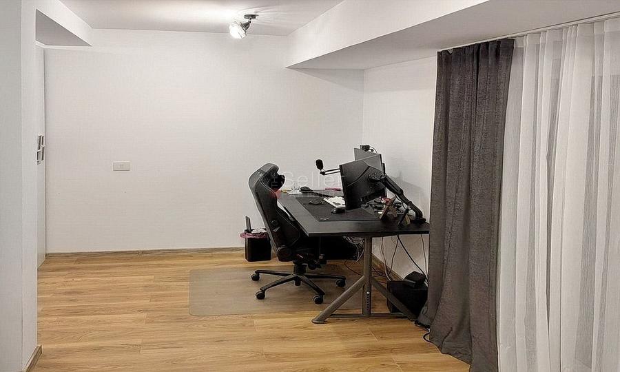 Apartament cu 3 camere decomandat, mobilat în Tractorul