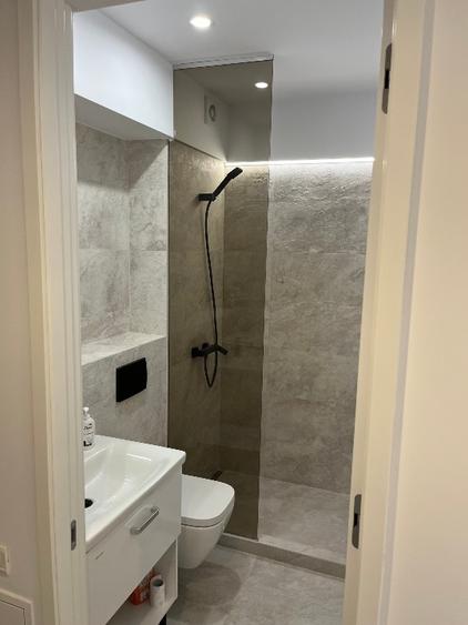 Apartament cu 3 camere decomandat, mobilat în Tineretului