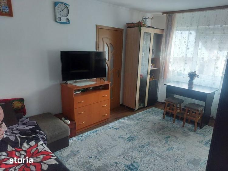 Apartament cu 3 camere semidecomandat în Fălticeni