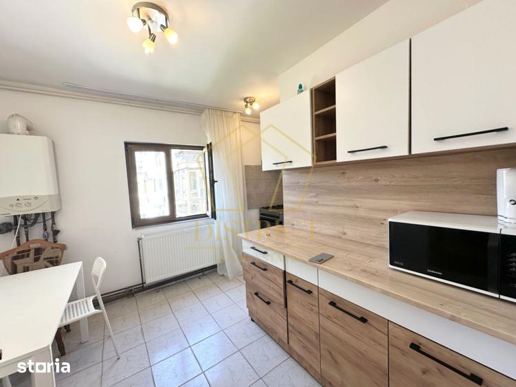 Apartament cu 3 camere decomandat în Dacia