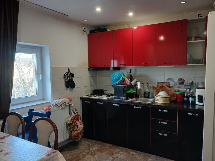 Casă individuală cu 4 camere cu Teren 2770 Mp în Văcărești