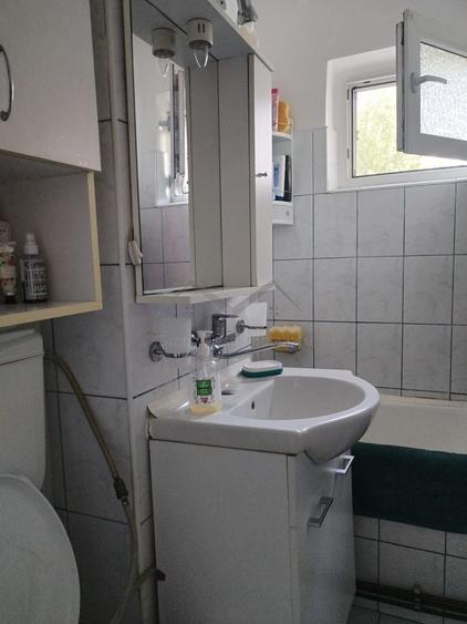 Apartament cu 4 camere semidecomandat în Alexandru cel Bun