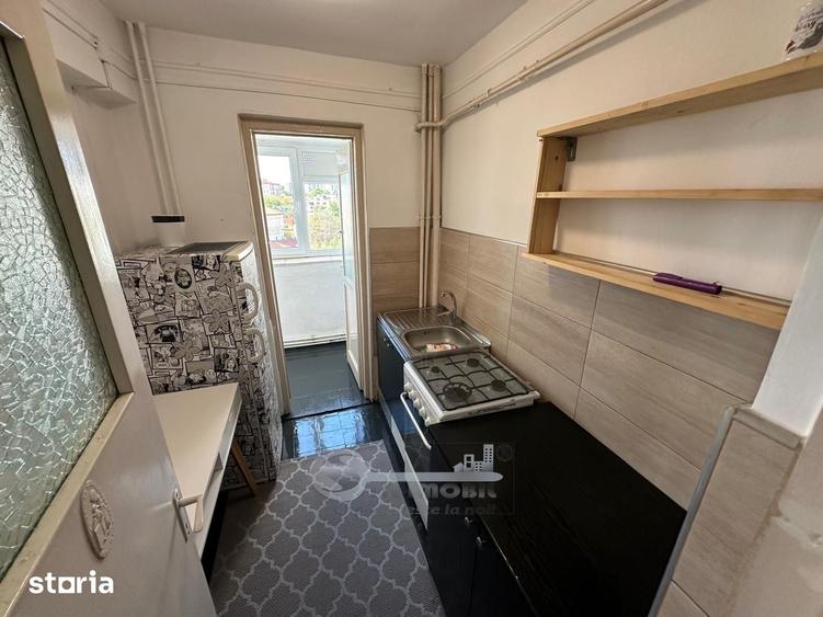 Apartament cu 2 camere decomandat în Hala Centrală