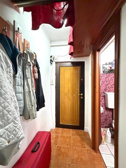 Apartament cu 2 camere semidecomandat în Valenta