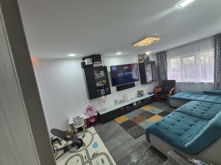 Apartament cu 3 camere decomandat în Nicolae Bălcescu