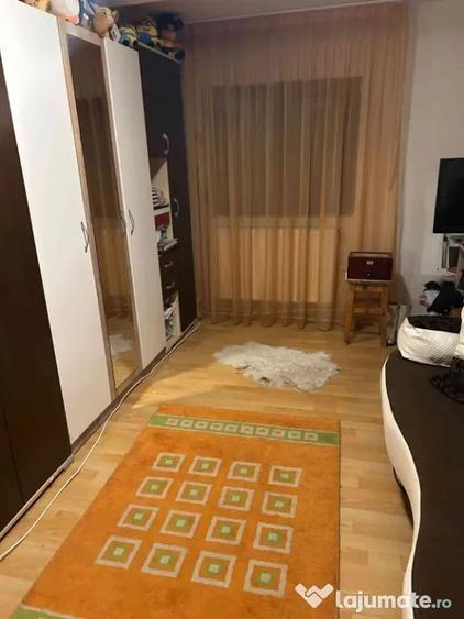 Casă cu 5 camere cu Teren 200 Mp în Central