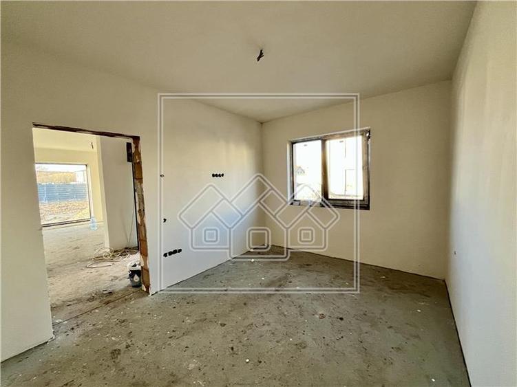 Duplex cu 5 camere cu Teren 420 Mp în Șelimbăr