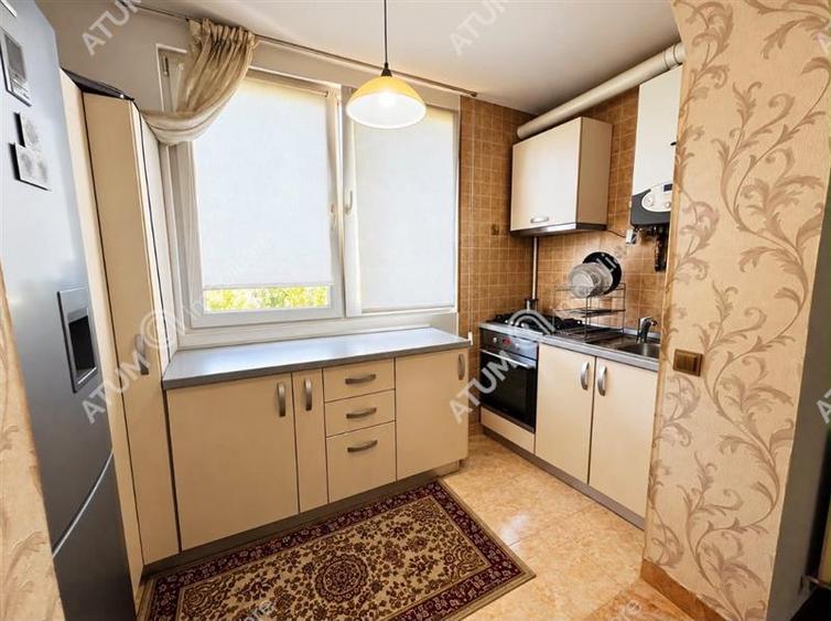 Apartament cu 3 camere decomandat, mobilat în Turnișor