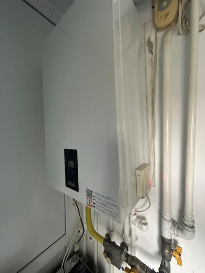 Apartament cu 3 camere decomandat, mobilat în Radu Negru
