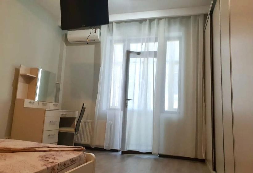 Apartament cu 3 camere decomandat în 1 Mai