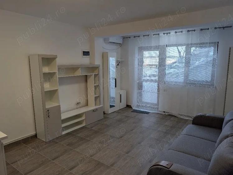 Garsonieră decomandată în Central