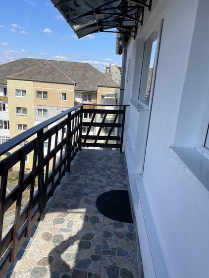 Apartament cu 3 camere decomandat în Terezian