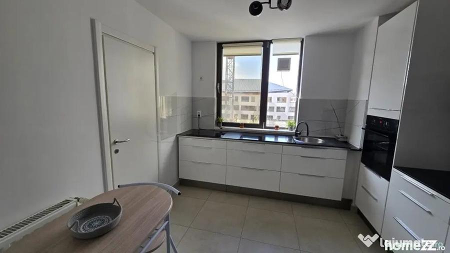 Apartament cu 5 camere decomandat în Herăstrău