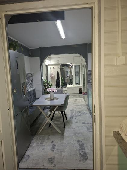 Apartament cu 4 camere decomandat în Moinești