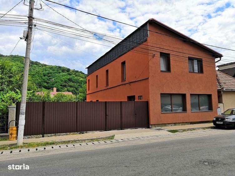 Casa de vanzare + Spatiu Comercial | 220 mp utili | curte 555 mp | - 8