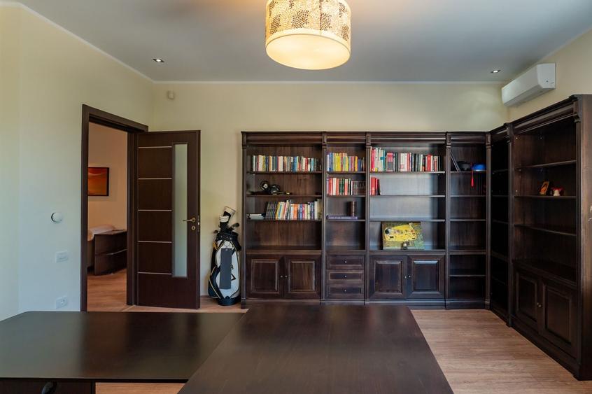 Apartament cu 3 camere decomandat, mobilat în Peninsula