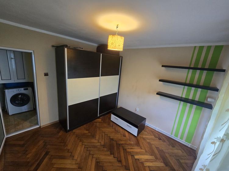 Apartament cu 2 camere semidecomandat în Sârbi