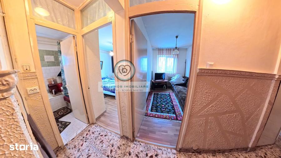 Apartament cu 3 camere decomandat în Malu Roșu