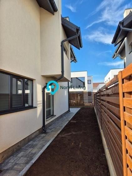 Duplex cu 5 camere cu Canalizare în Central
