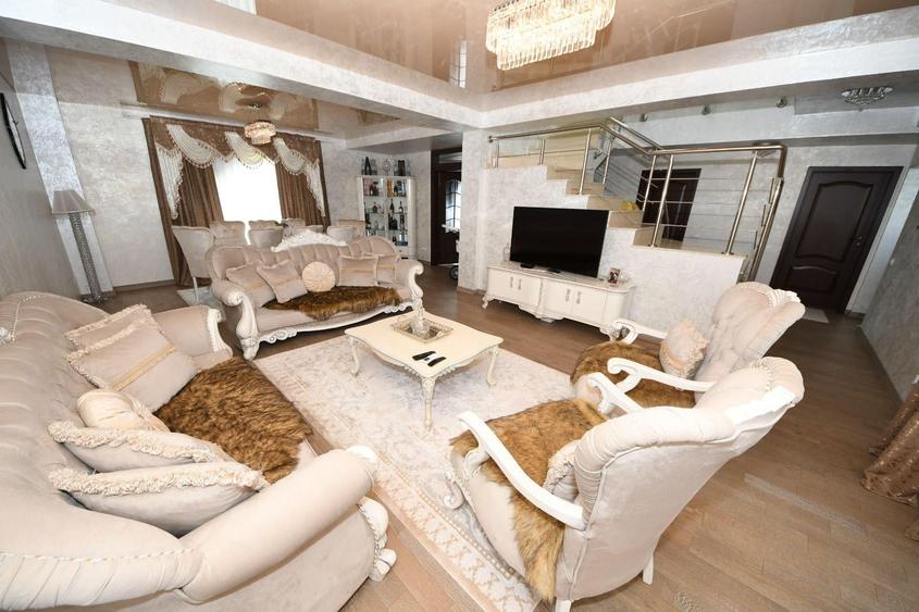 Casă individuală cu 5 camere cu Teren 432 Mp în Costi