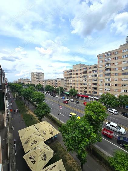Apartament cu 3 camere în Micro 15