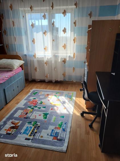 Apartament cu 3 camere, mobilat în Central