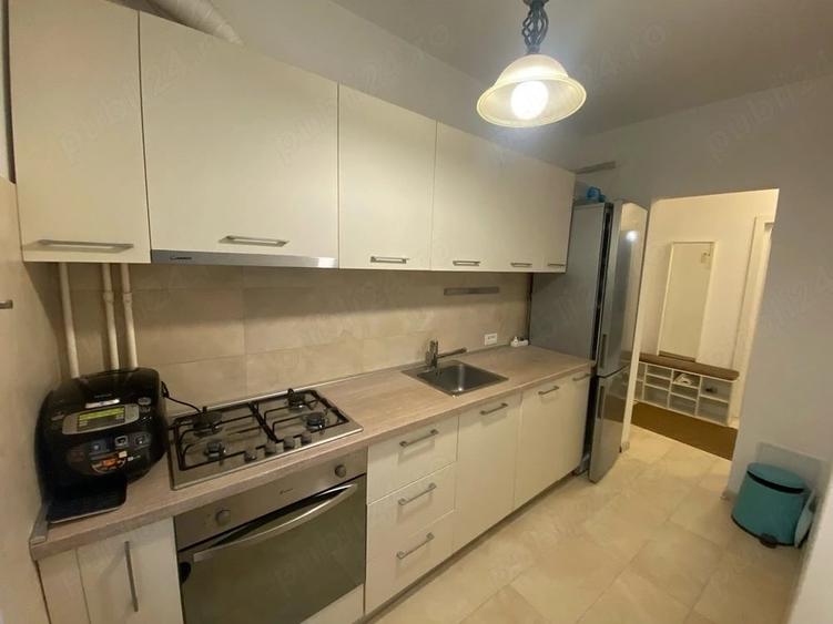 Apartament cu 3 camere semidecomandat în Floreasca