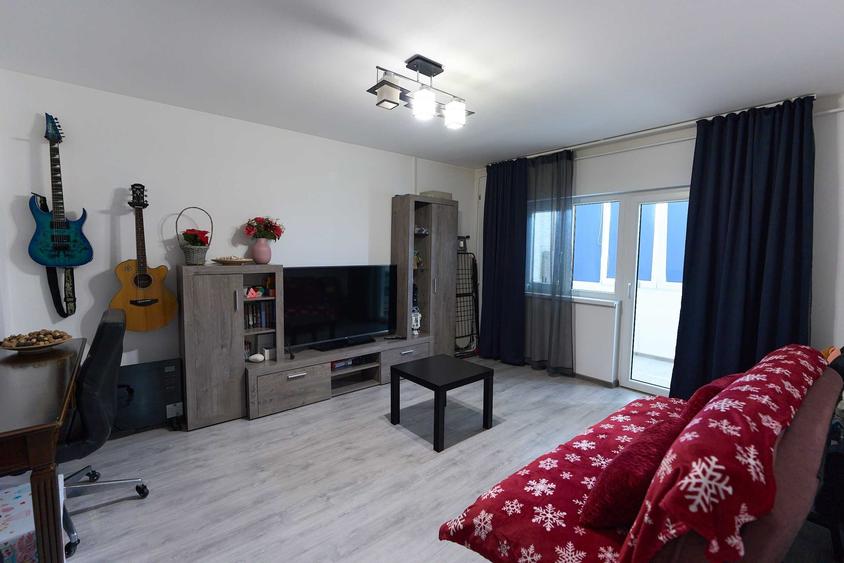 Apartament cu 2 camere decomandat în Apusului