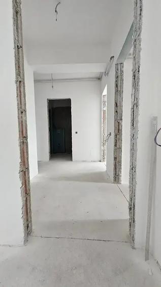 Apartament cu 3 camere în 1 Mai