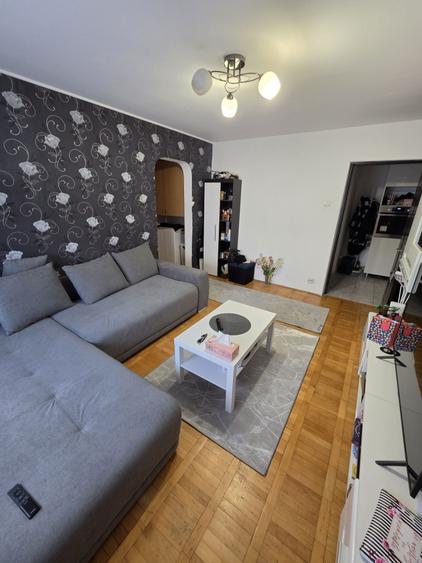 Apartament cu 2 camere semidecomandat în Apusului