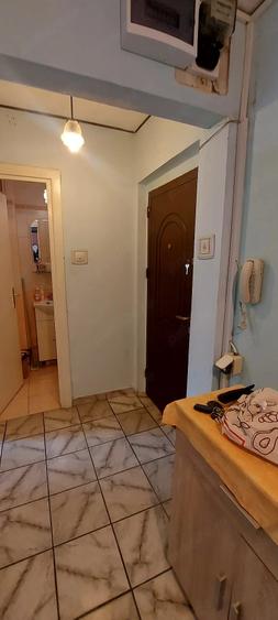 Apartament cu 4 camere semidecomandat, mobilat în Favorit