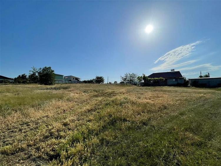 Teren Construcții intravilan de 1500 mp, în Exterior Sud