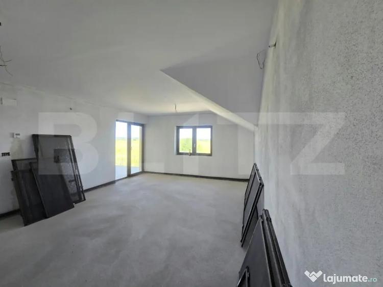 Casă cu 5 camere cu Teren 550 Mp în Săcueni