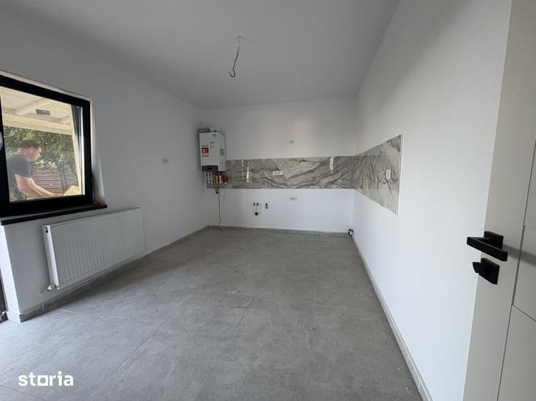 Casă cu 4 camere cu Teren 465 Mp în Miroslava